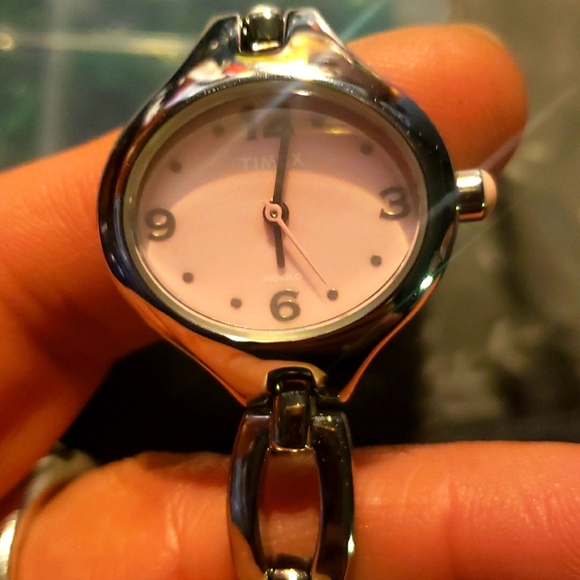 Womans timex watch - Picture 1 of 5